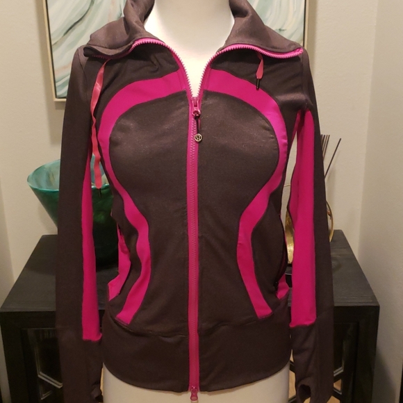***Lululemon SCUBA Hoodie*** - Picture 2 of 5